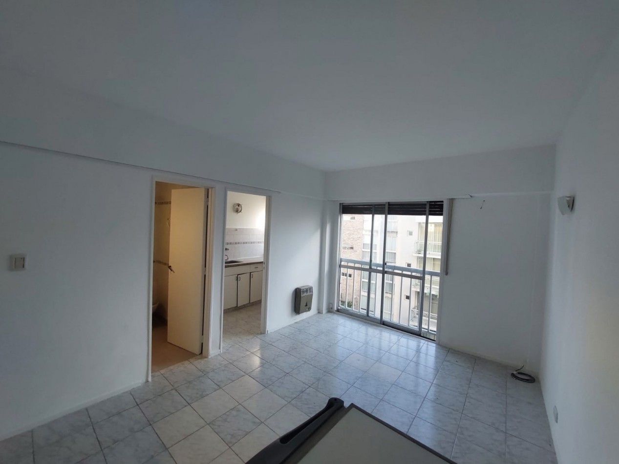 Un Ambiente piso 7o Al Frente. Alquiler X 24 Meses.