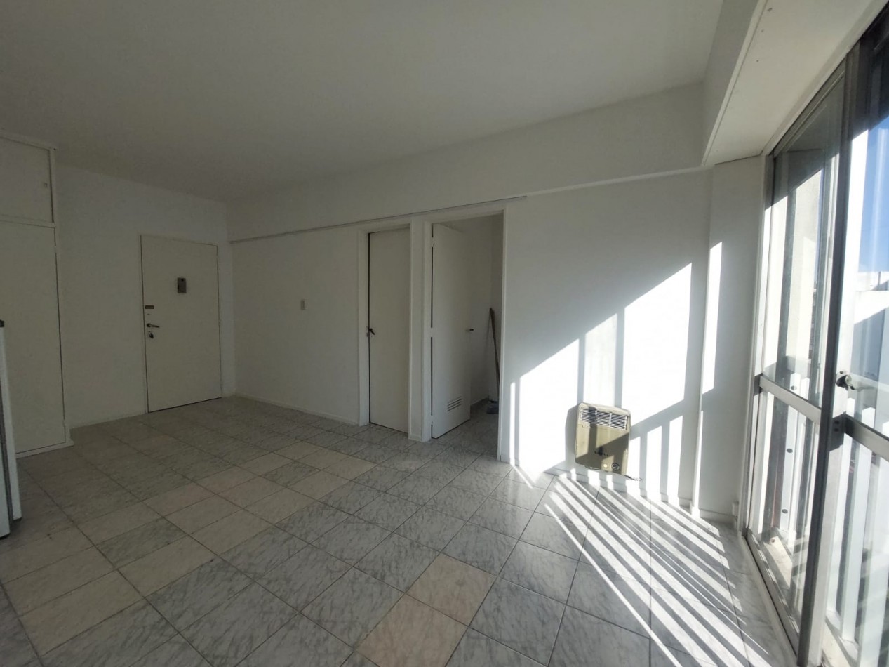 Un Ambiente piso 7o Al Frente. Alquiler X 24 Meses.
